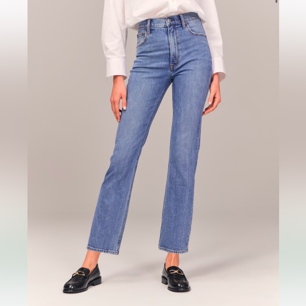 Abercrombie Women's Ultra High Rise Ankle Straight Jean